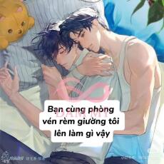 Bạn cùng phòng vén rèm giường tôi lên làm gì vậy